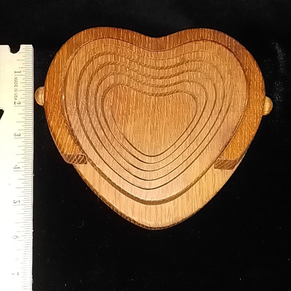 Lot of 2 Collapsible Heart shape wooden bowls - Picture 3 of 9